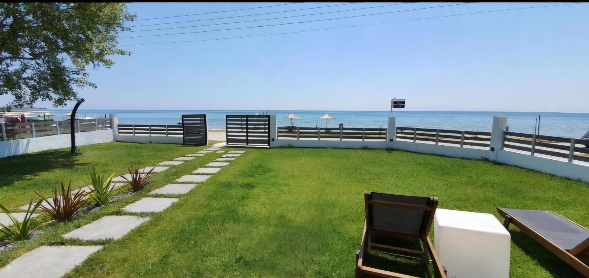 Thea Suites Nea Kallikrateia Exterior foto