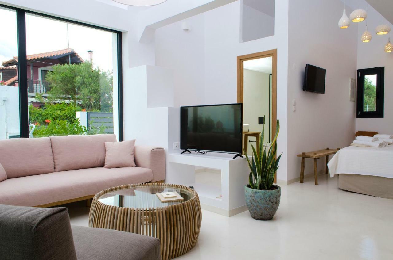 Thea Suites Nea Kallikrateia Exterior foto